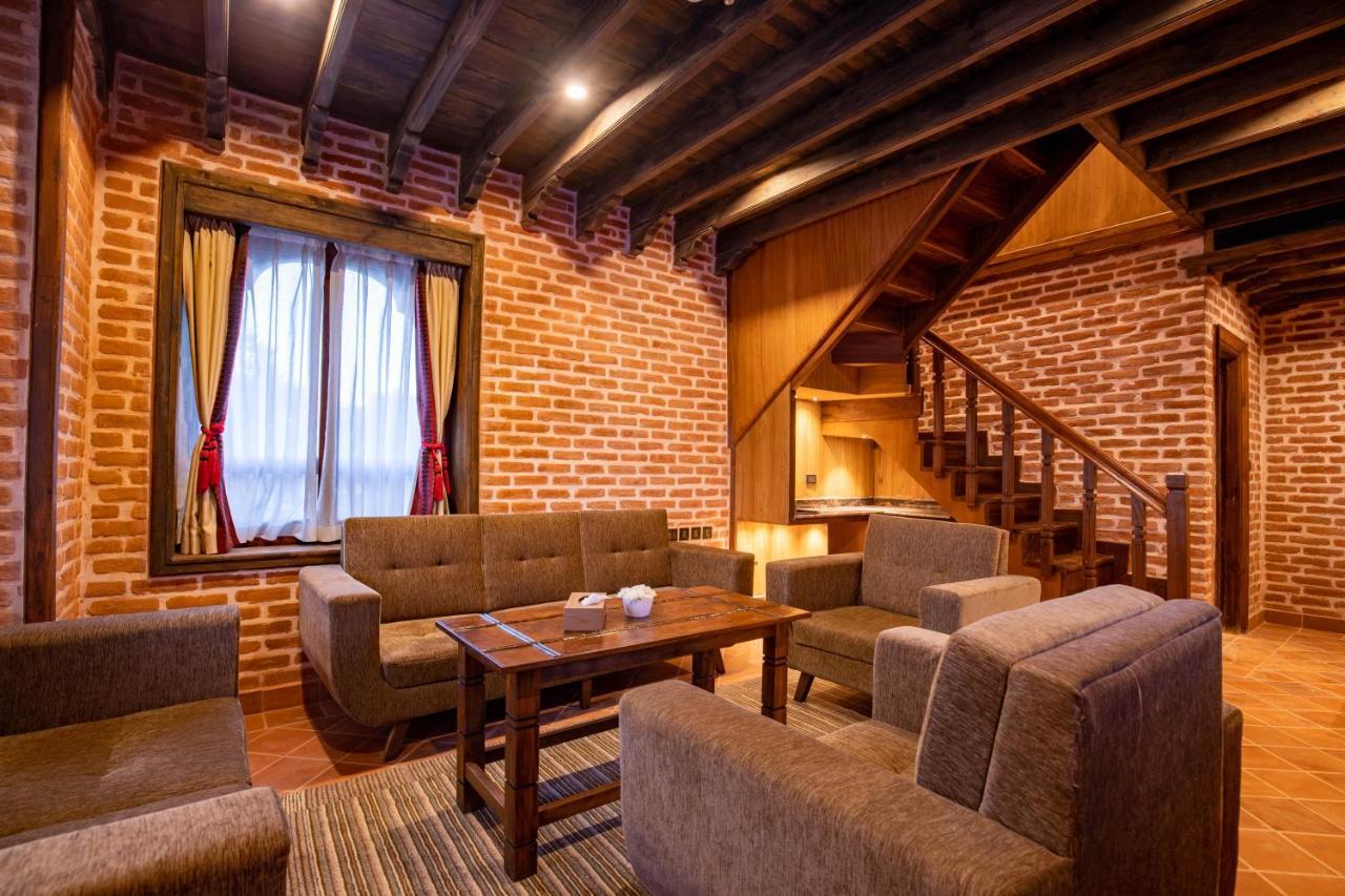 Basera Boutique Hotel Kathmandu Buitenkant foto Interior of the hotel